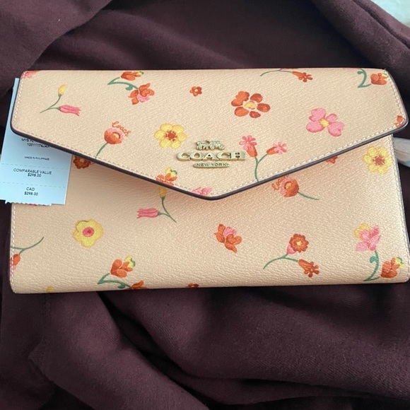 Coach blush wristlet - Picture 1 of 5